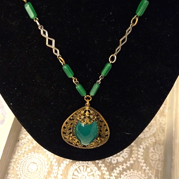 Vintage Czech Jade Glass Art Nouveau Gilt Gold Necklace - Picture 5 of 8